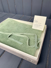 Load image into Gallery viewer, Green Suede Album Medium