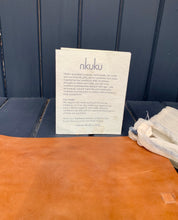 Load image into Gallery viewer, Rustic Nukuku leather photo album