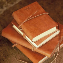 Load image into Gallery viewer, Rustic Nukuku leather photo album