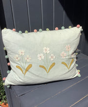 Load image into Gallery viewer, Susie Watson Appliqué 3 Daisy’s Pom Pom Complete Cushion
