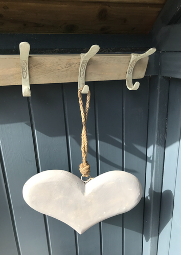 SMALL WHITE WASHED WOODEN HEART – Willow and Co Interiors Ltd