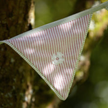 Load image into Gallery viewer, Suzie Watson Fabric Daisy Bunting - 3.5 Meters Long
